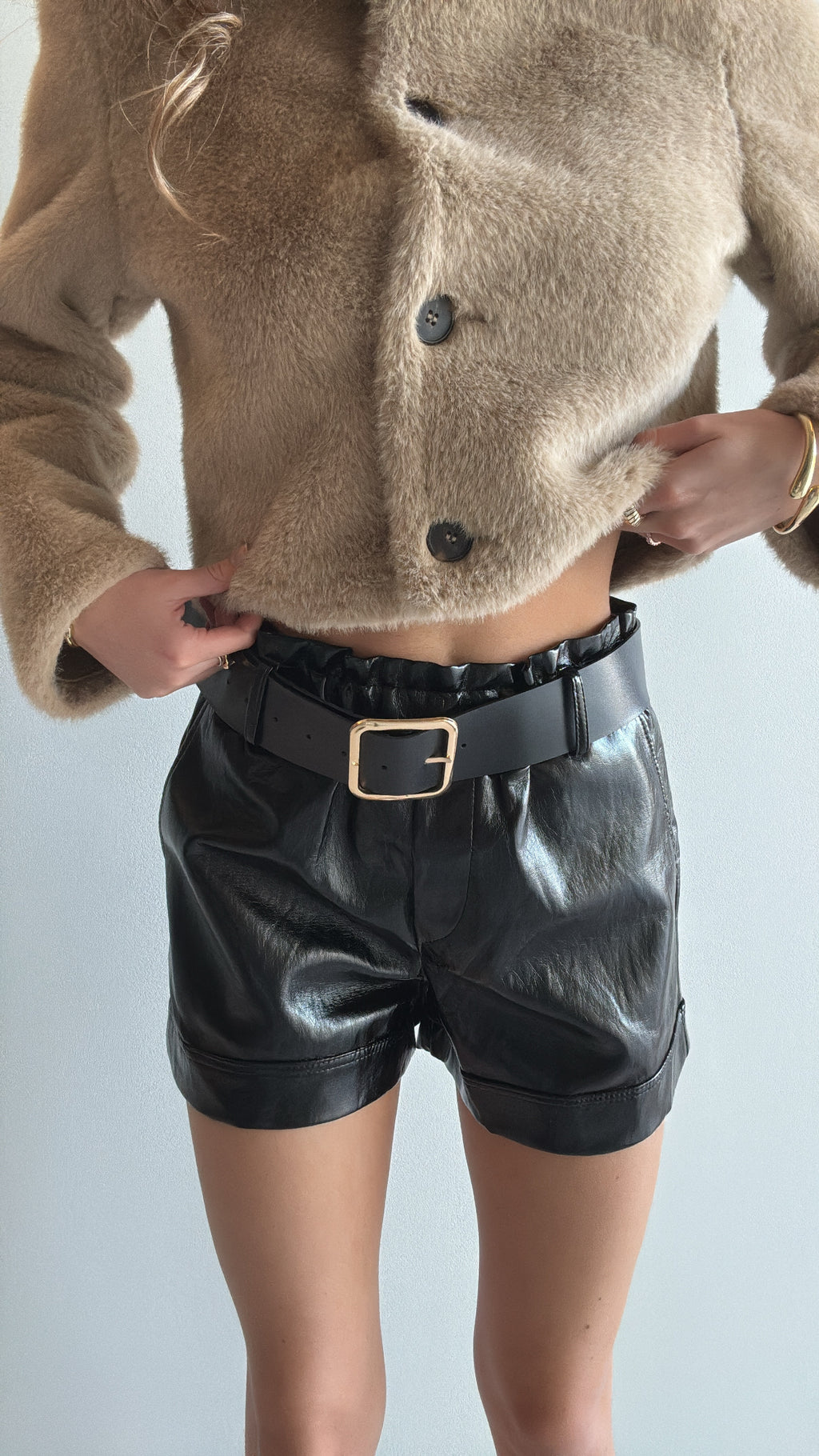 Short en Simili Cuir brillant Noir