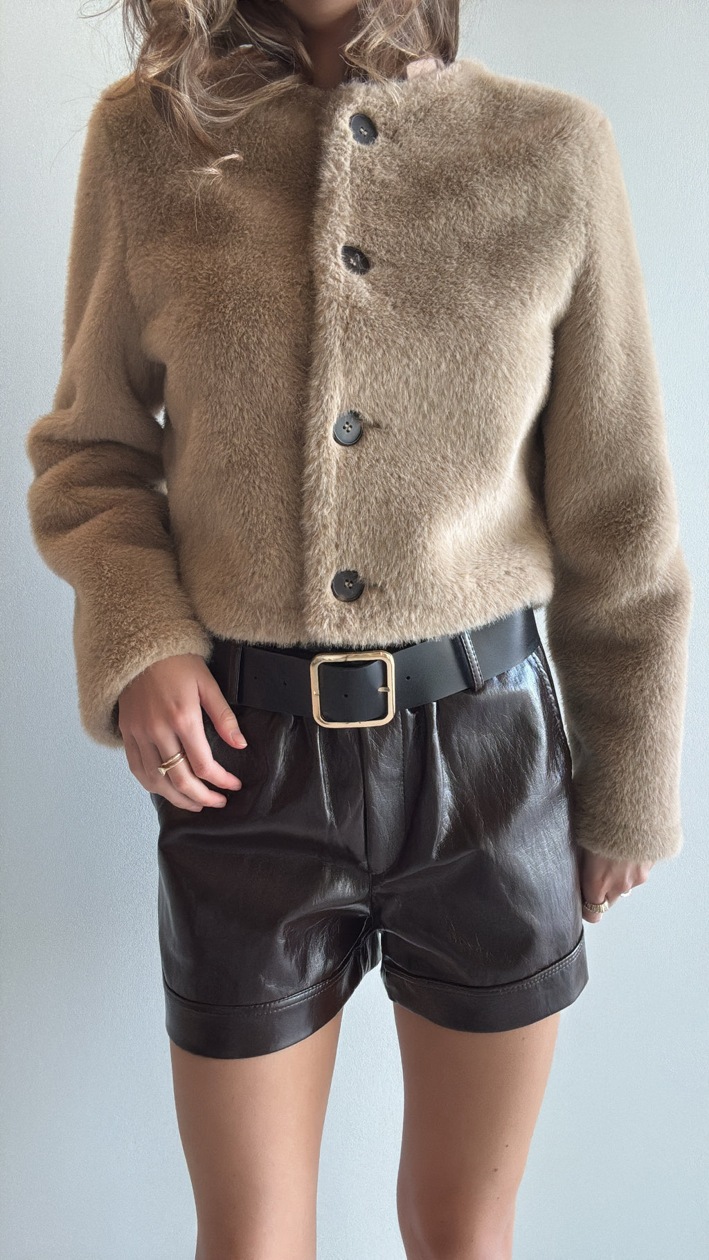 Short en Simili cuir brillant Marron