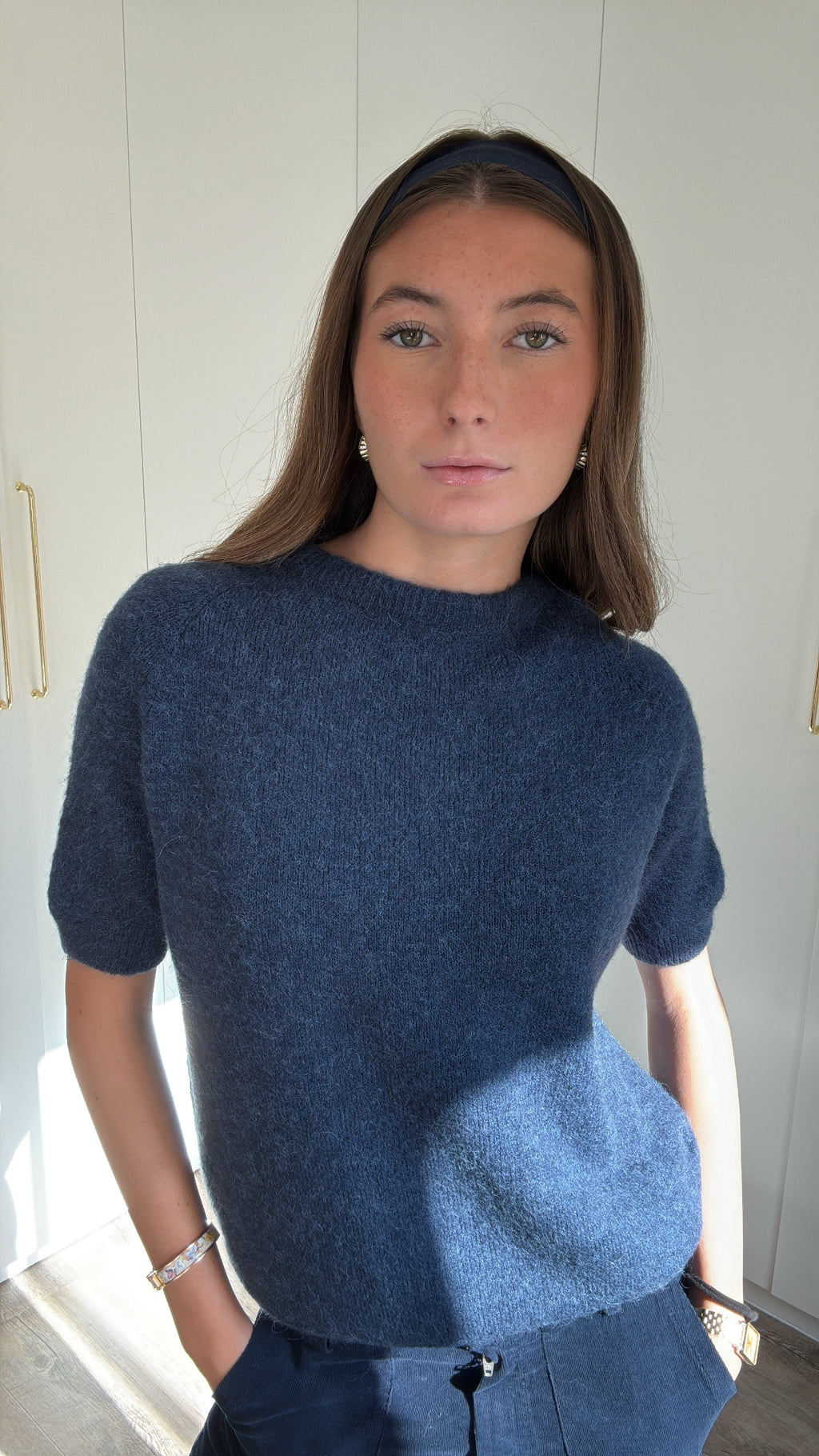 PULL MANCHES COURTES