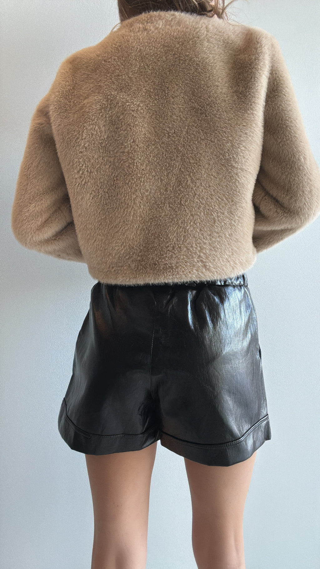 Short en Simili Cuir brillant Noir