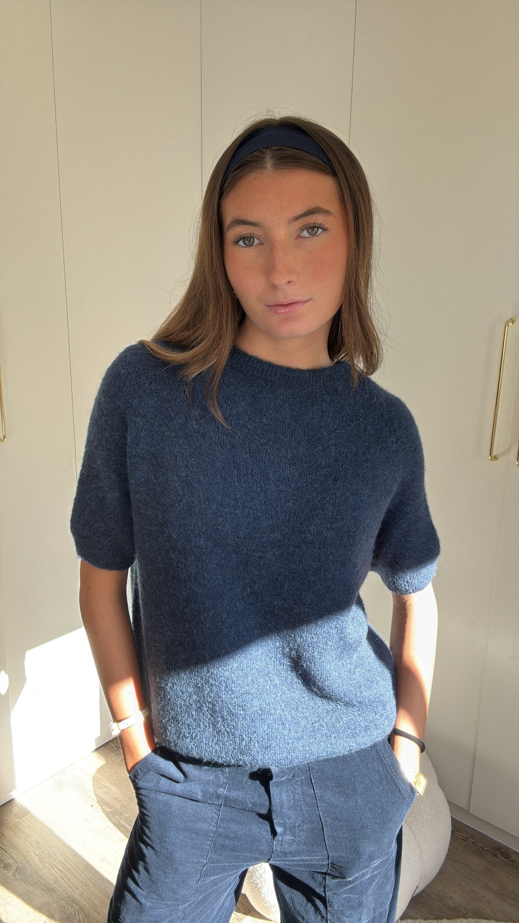 PULL MANCHES COURTES