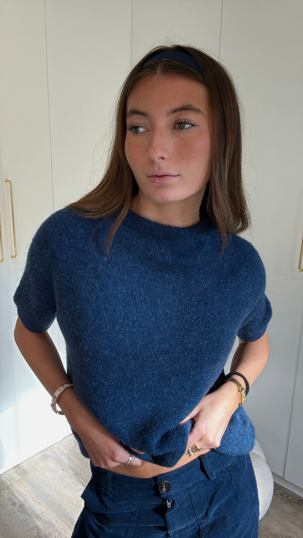 PULL MANCHES COURTES