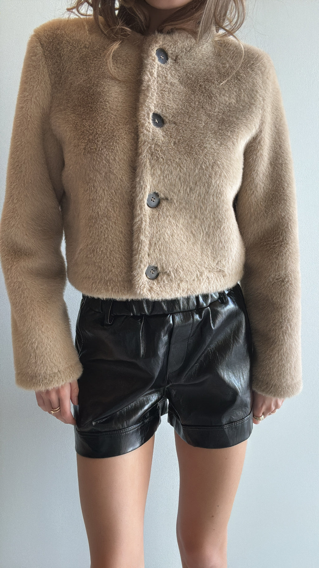 Short en Simili Cuir brillant Noir